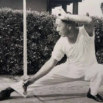 maître wang-yennien pratiquant l'épée nouvelle Yen-nien